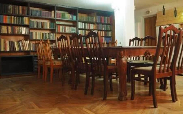 Dvizh Hostel Eli Spali