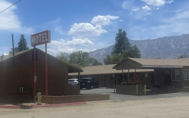 Lone Pine Budget Inn