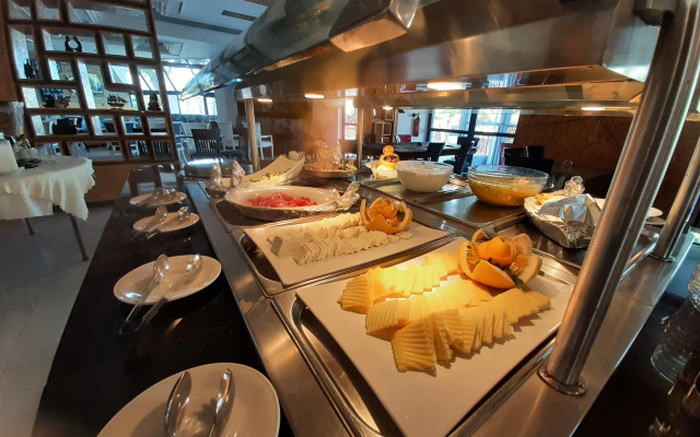 Nereus Hotel