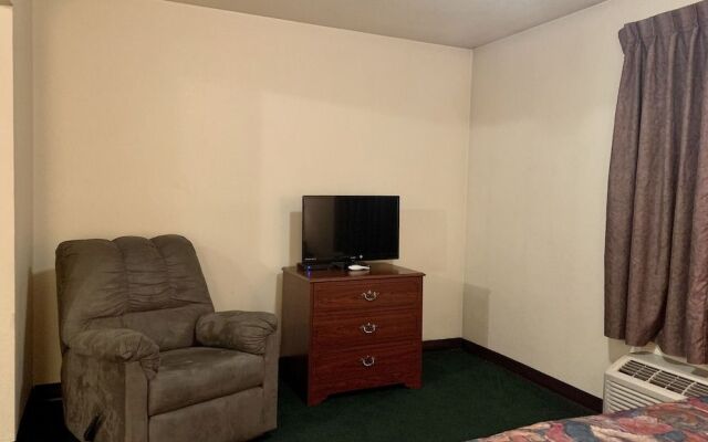 Candlelight Inn & Suites Hwy 69 near McAlester