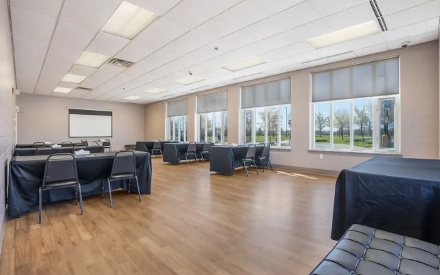 Residence & Conference Centre - Welland