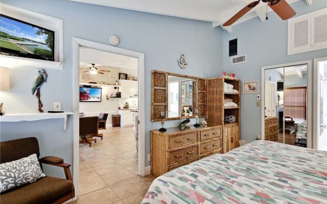 Beachaven 52 - One Bedroom Condo