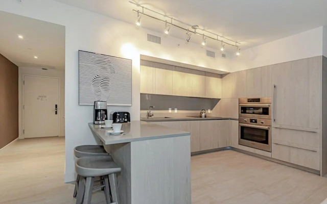 Luxury 1Br-Front Intracoastal View Balcony Pools