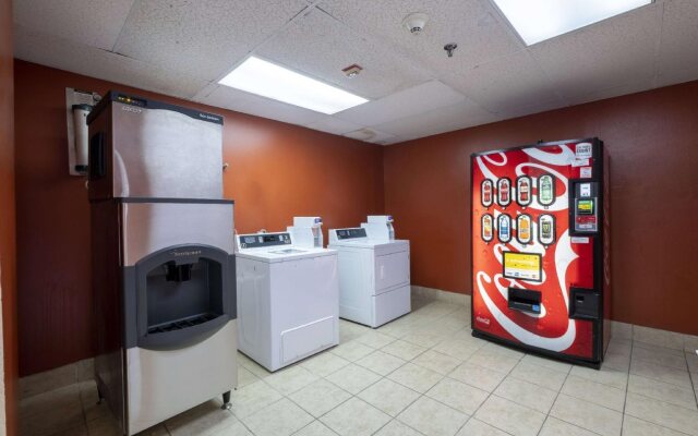 Red Roof Inn & Suites Newark - University