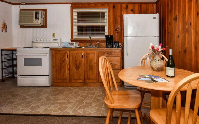 Snug Harbor Marina and Hotel