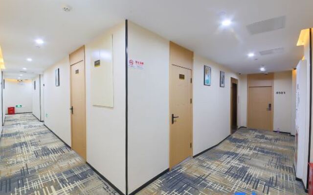 Yuanshushi Business Hotel (Shanghai Xingzhi Road Subway Station)