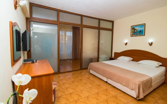 Hotel Sunny