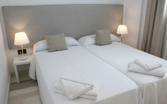 Azahar Beach Apartments