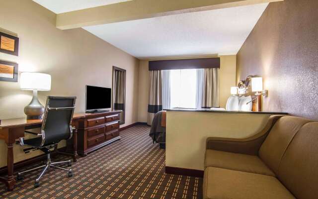 Quality Inn & Suites I-35 E / Walnut Hill