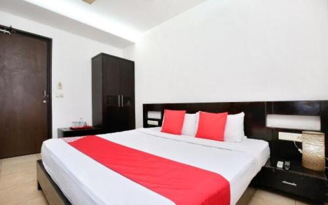 Oyo 24912 Hotel Raunak