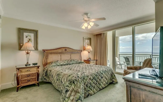 Mar Vista Grande by Condo-World