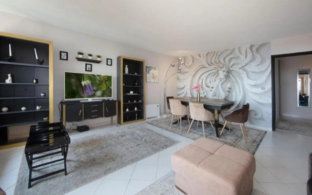 Panoramic view, 2 bedroom, Monaco,Riviera, Parking