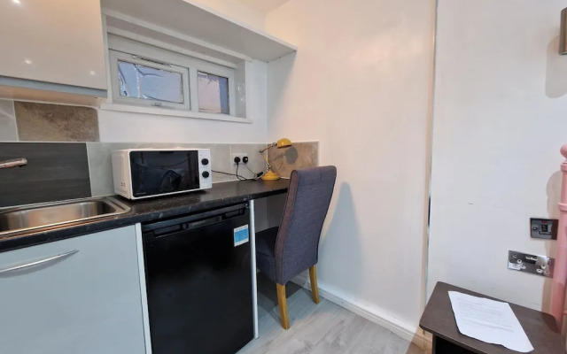 Sunset View Retreat in Wednesbury