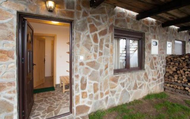 Hostgost at Čupino Sokače