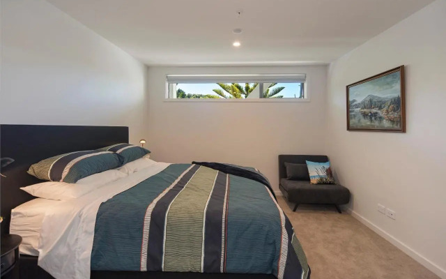 Tahunanui Oceanview Apartment