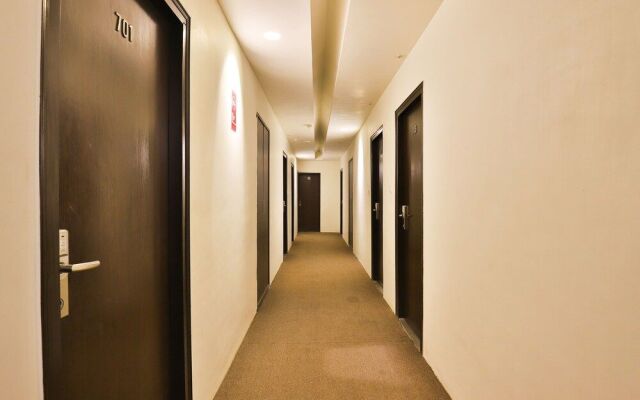 OYO 13479 Hotel Grand Nakshatra