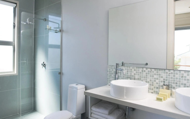 The One 8 Hotel