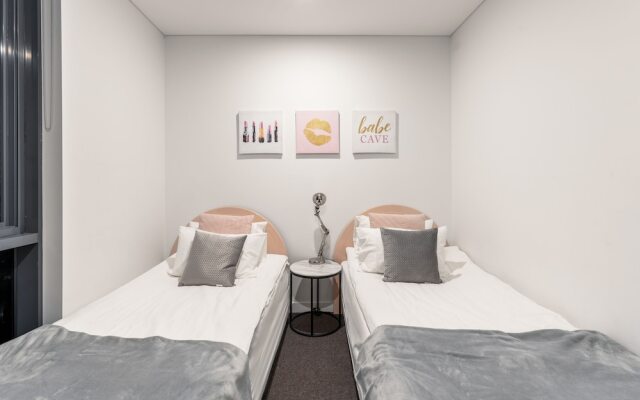Southport Apartment
