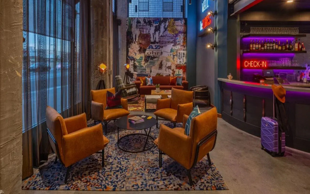 Moxy Phoenix Downtown