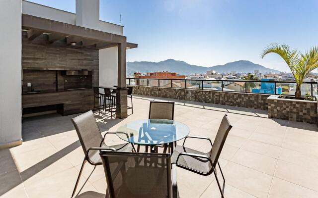 Studio novo bem localizado à 750m da praia STI209