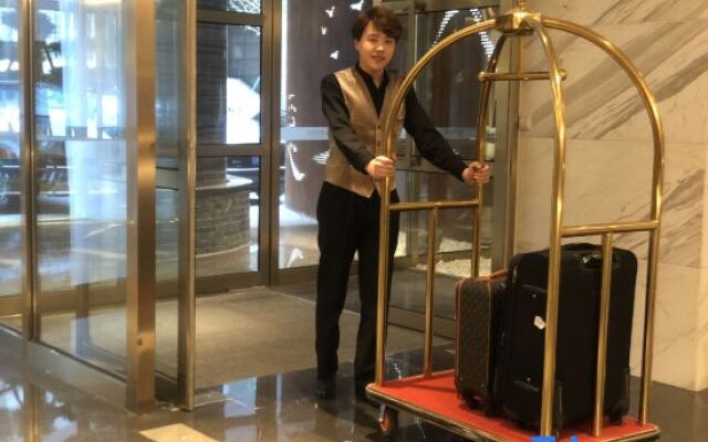 Jianguo HIDDEN Hotel (Dalian Zhongshan Road Youhao Square)
