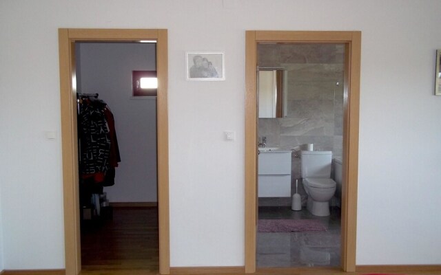 House With 3 Bedrooms in Velika Gorica, With Wonderful Mountain View,