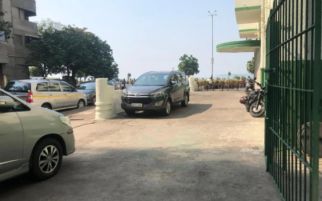 Sea Green South Hotel