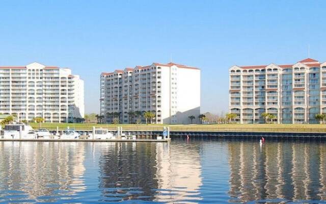 Yacht Club at Barefoot Resort by Condo-World