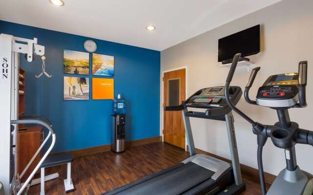 Comfort Suites Near University