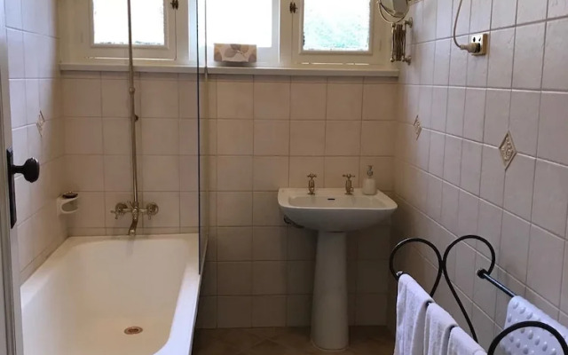 Ambrosia Holiday Home