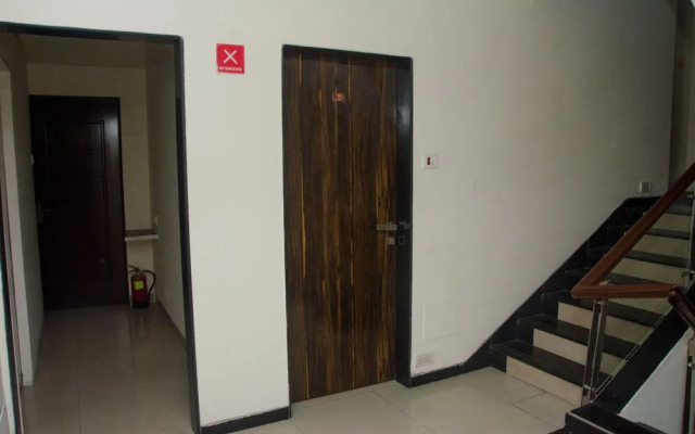 OYO Flagship 553 Vashi