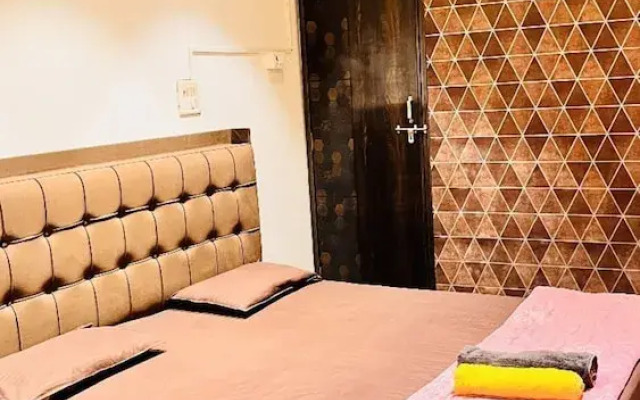 Goroomgo Pallav Guest House Ujjain