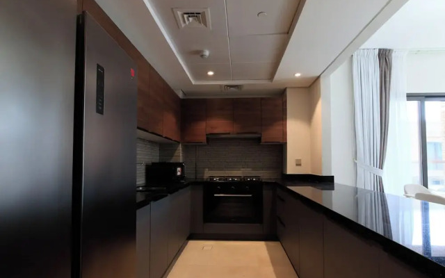 Spacious 2BR Apt Maids Elegance