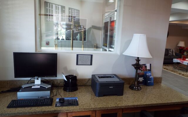 Country Inn & Suites By Carlson McDonough