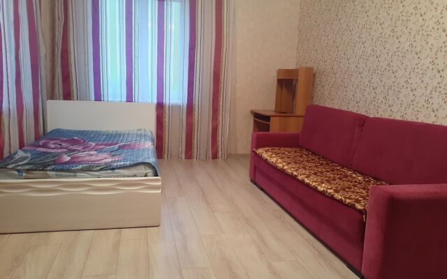 Apartment on Vokzalnaya 51A-7
