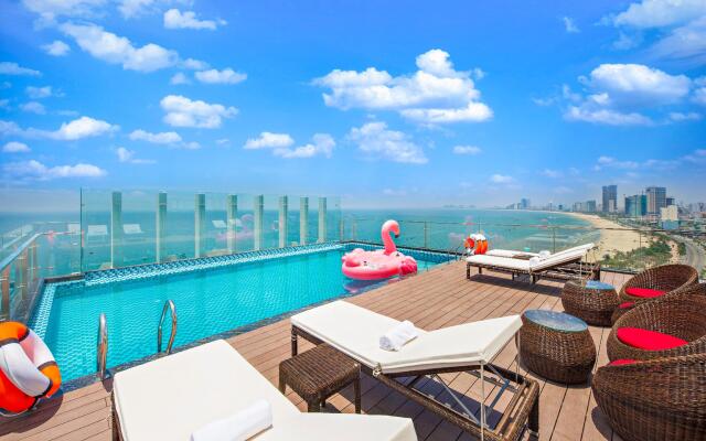 Alisia Beach Hotel Da Nang
