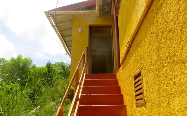 La Familia Guest House and Natural Farm