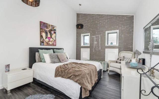 Urban Chic 3 BR House in Wickham