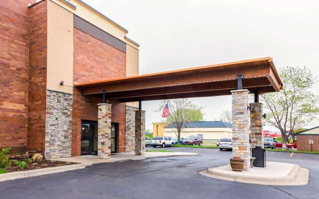 Quality Inn & Suites Arden Hills - Saint Paul North