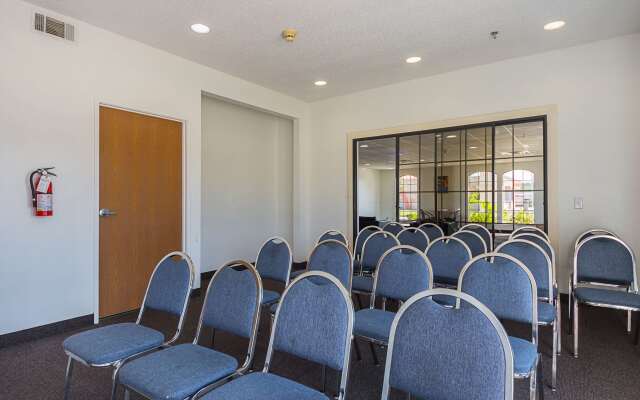 Motel 6 Dallas - Irving DFW Airport South