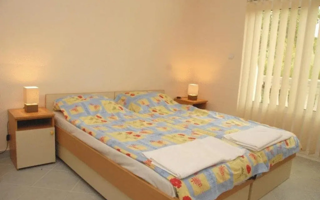 Sars Apartments