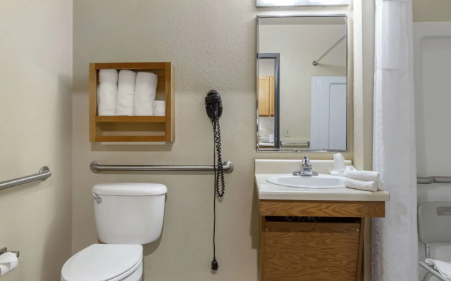 WoodSpring Suites Raleigh Garner