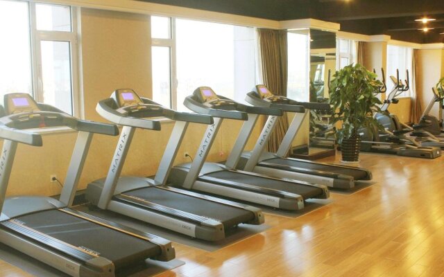 Enrichee Gloria Plaza Hotel