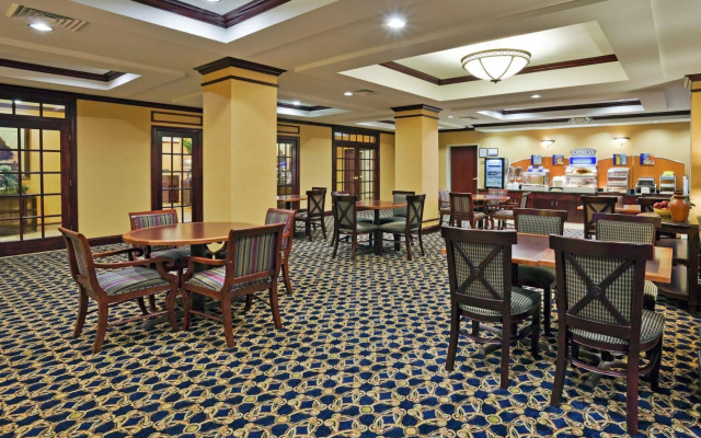 Holiday Inn Express Dothan North by IHG