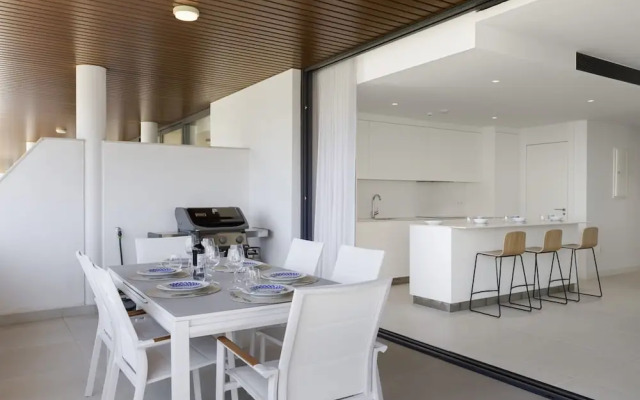 Exclusive 3-bedroom Apartment in Higueron