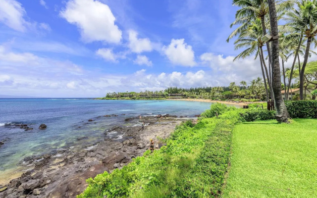 Napili Shores G157 Studio Bedroom Condo by RedAwning