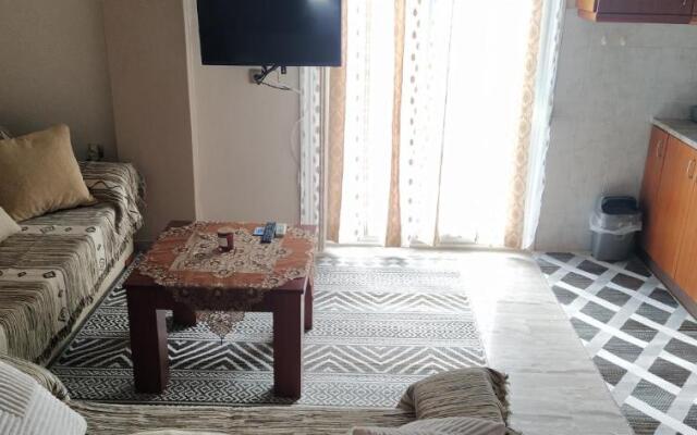 George's apartment Serres