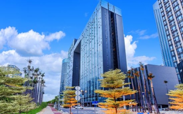 Kuanrong Suites Hotel (Guangzhou Panyu, Chimelong Tourist Resort, Nancun Wanbo Station Branch) – Outside – Guangzhou