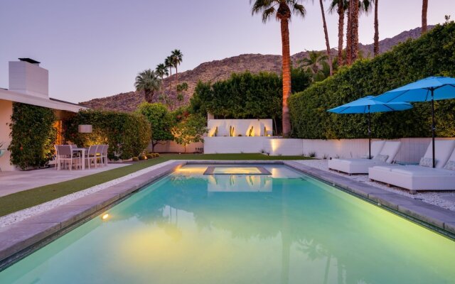 4br/3ba W/ Large Backyard/pool/ Jacuzzi In Palm Springs 4 Bedroom Home