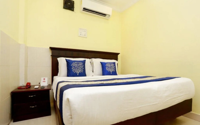 OYO 5643 Hotel Malabar Plaza